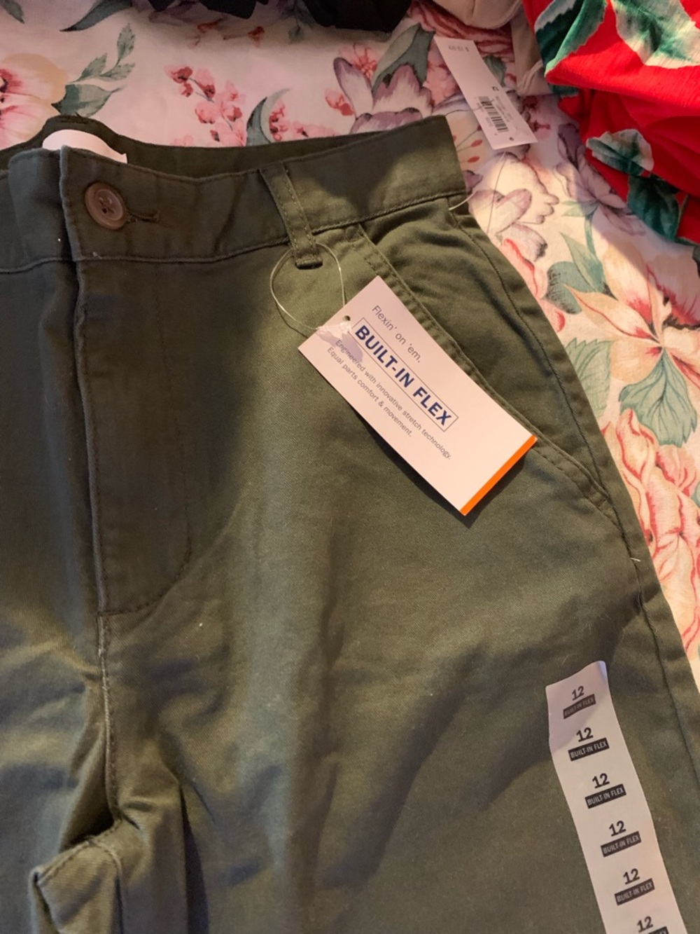 Old Navy Boys Olive Green Stretch Chino Shorts Size 12 - Picture 7 of 11